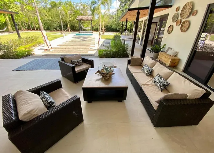 Casa El Respiro, Brand New House Steps From Amazing Private Playa Avellana