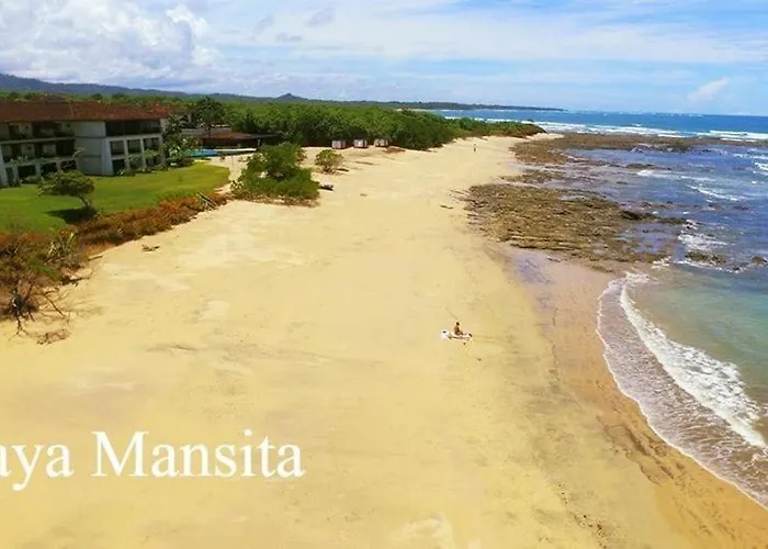 Casa El Respiro, Brand New House Steps From Amazing Private * Playa Avellana