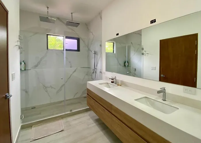 Casa El Respiro, Brand New House Steps From Amazing Private Ferienhaus *