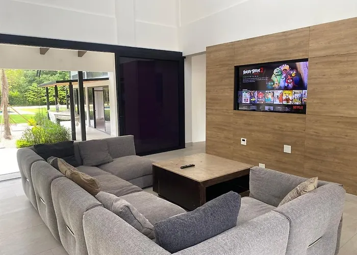 Casa El Respiro, Brand New House Steps From Amazing Private Ferienhaus *